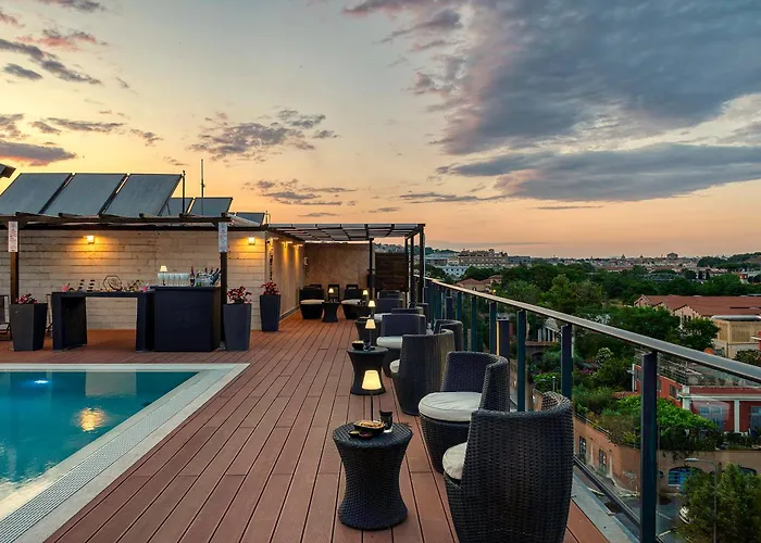 H10 Hotel 4*